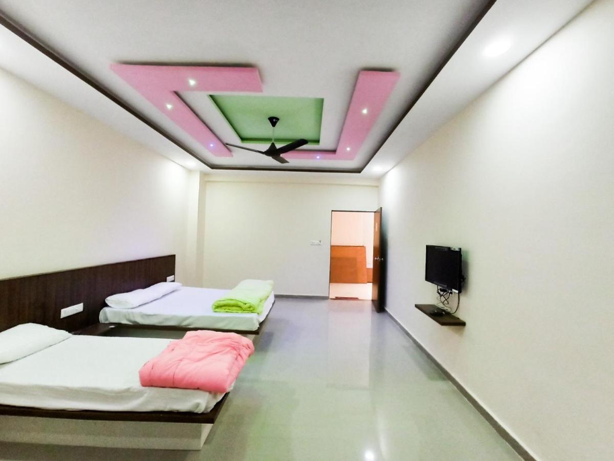 Hotel Plaza Inn Rajpipla 외부 사진