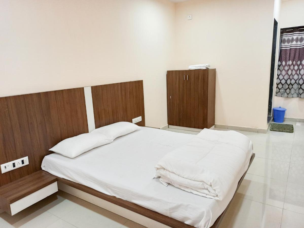 Hotel Plaza Inn Rajpipla 외부 사진