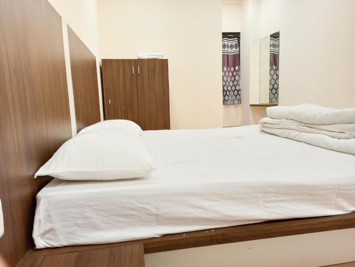 Hotel Plaza Inn Rajpipla 외부 사진
