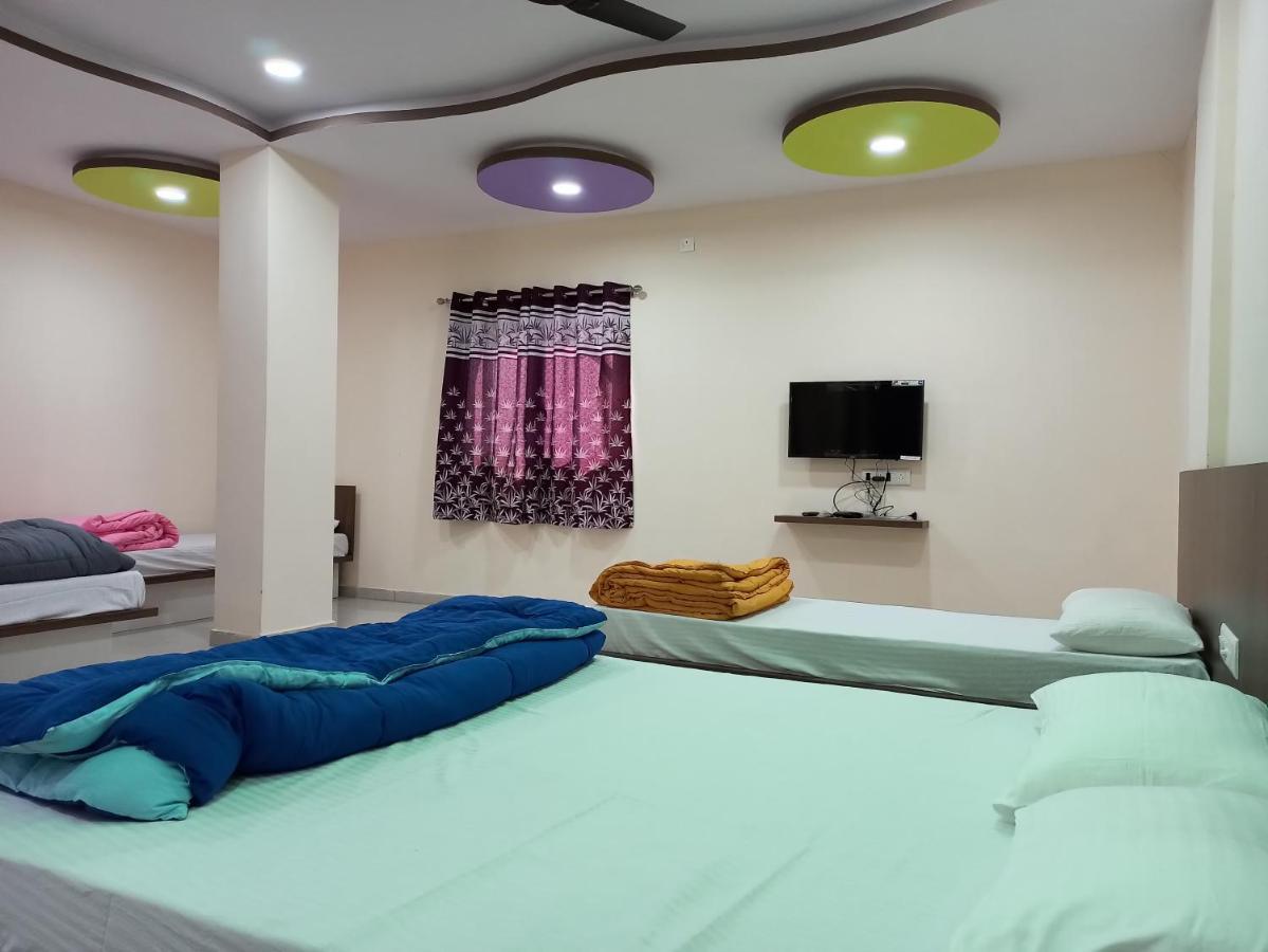 Hotel Plaza Inn Rajpipla 외부 사진